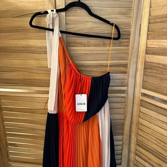 NWT AMUR Kade Pleated Maxi Dress Size 14 - Picture 4 of 10